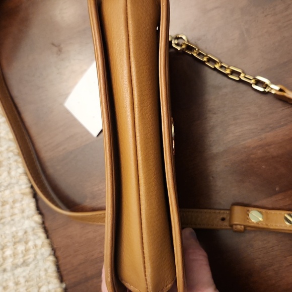 Tory Burch Crossbody 🫶 - Picture 5 of 9